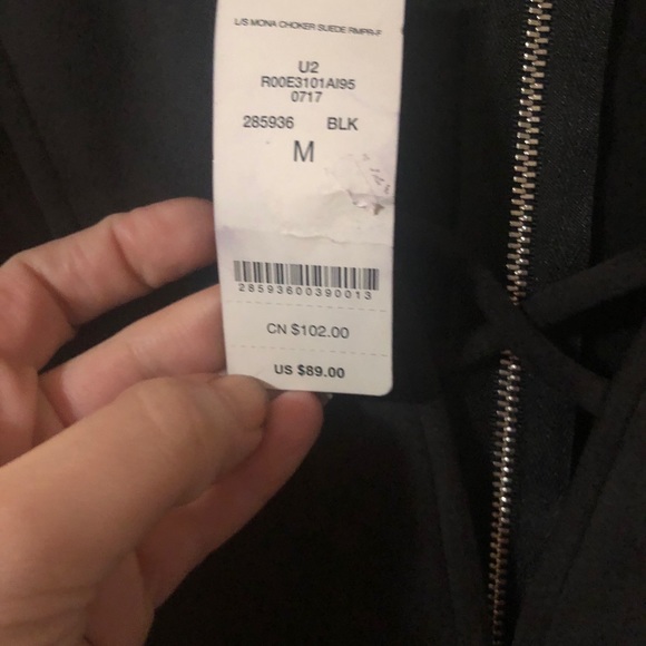 BeBe sexy low cut, short romper w attached choker - Picture 4 of 7